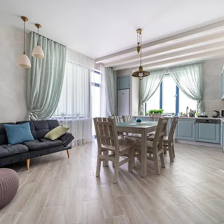 Brand New Near The Sea With Terrase Апартаменти Одеса
